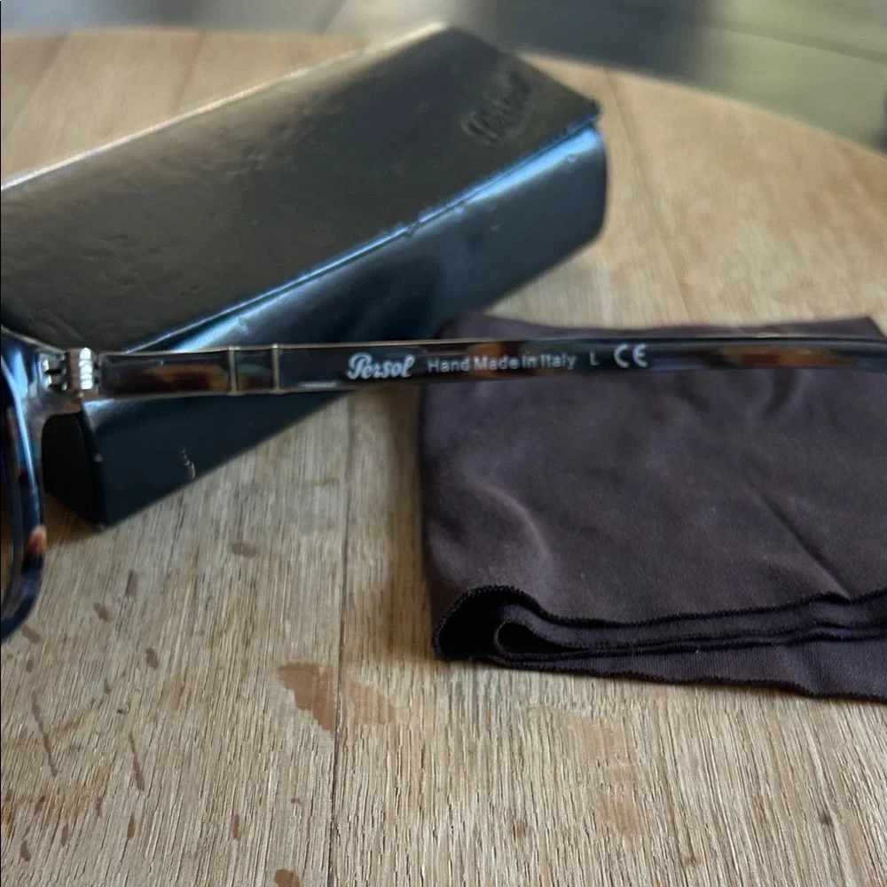 Persol Blue Tortoise Sunglasses with Black Case - Picture 2 of 6